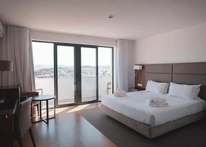 Hotel Freixo Douro Superior 4*